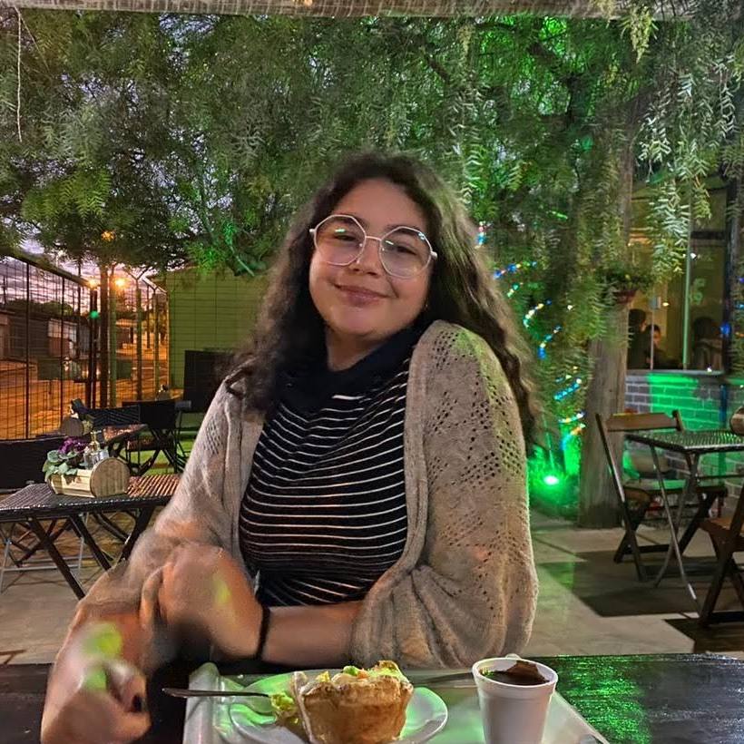 Foto de perfil de Lara de Oliveira - Chefe de Jornalismo