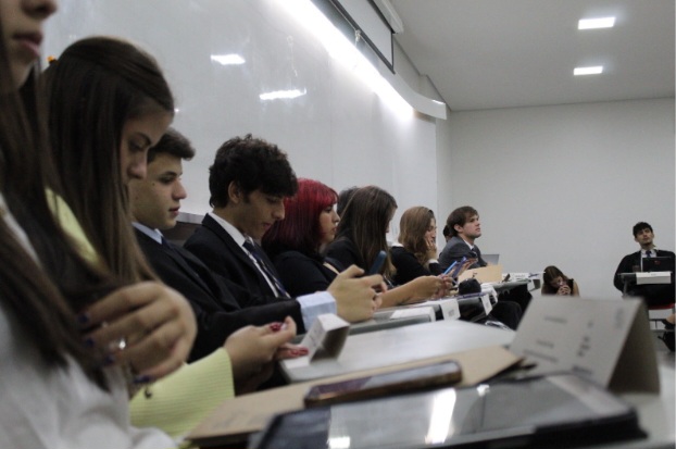 Ministros rejeitam lei contra fake news